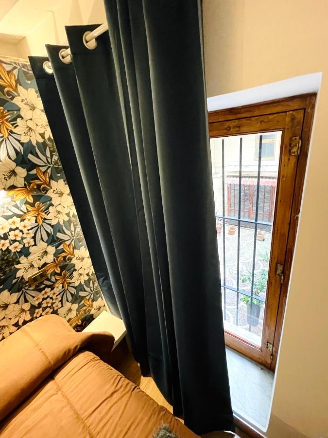 Chiaia175 Hotel Наполи Екстериор снимка