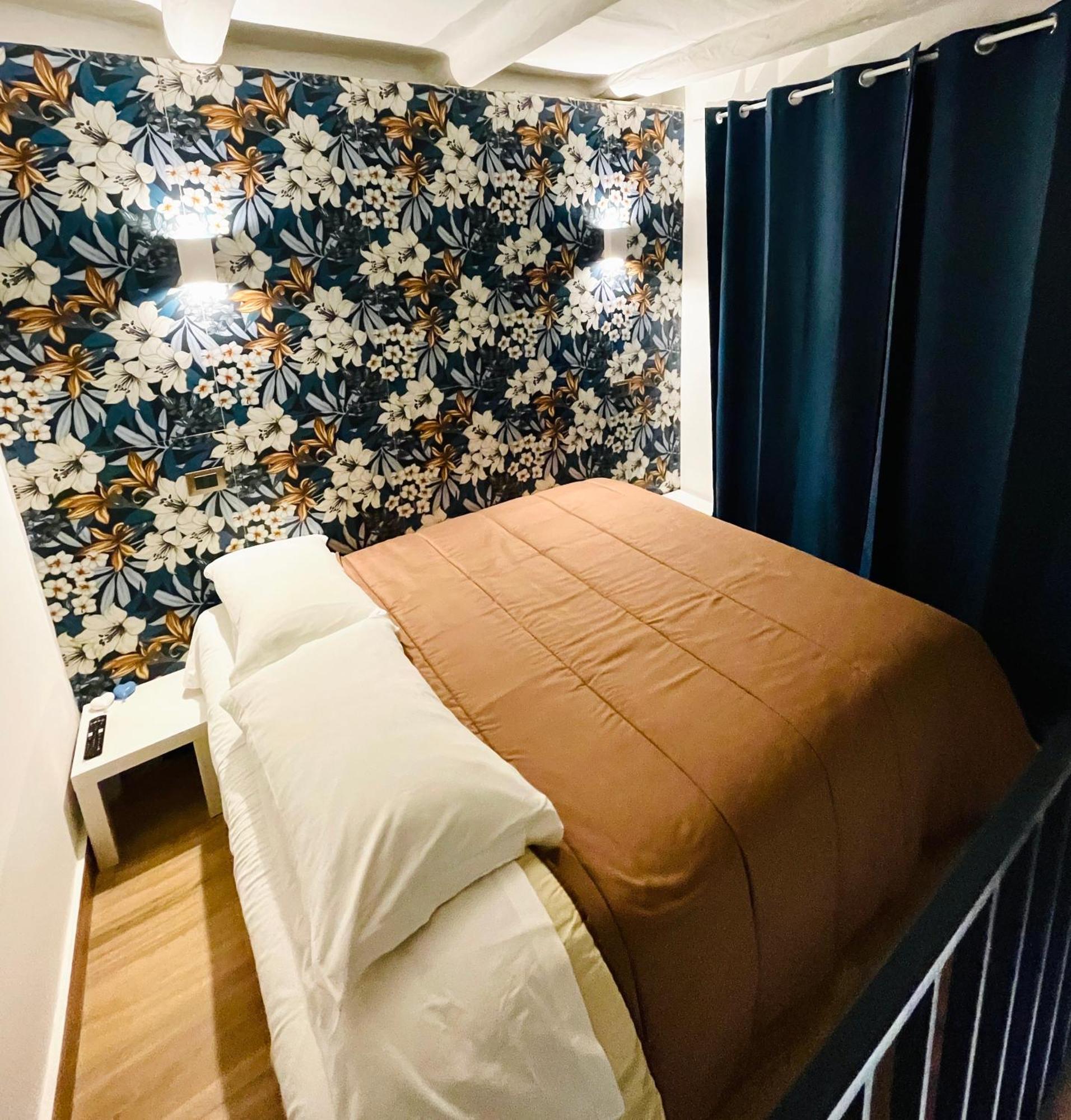 Chiaia175 Hotel Наполи Екстериор снимка